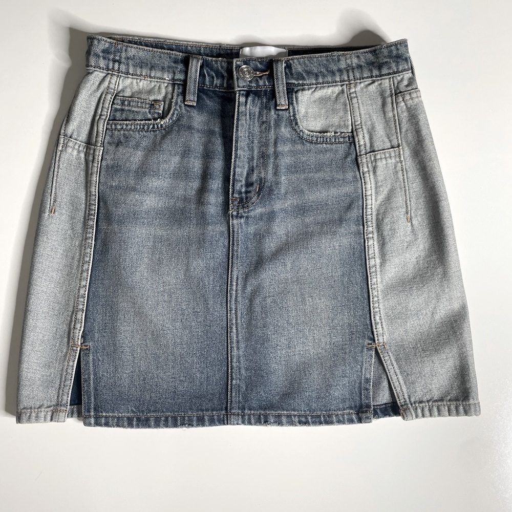 Current/Elliott Patchwork Denim Mini Skirt. Size 27